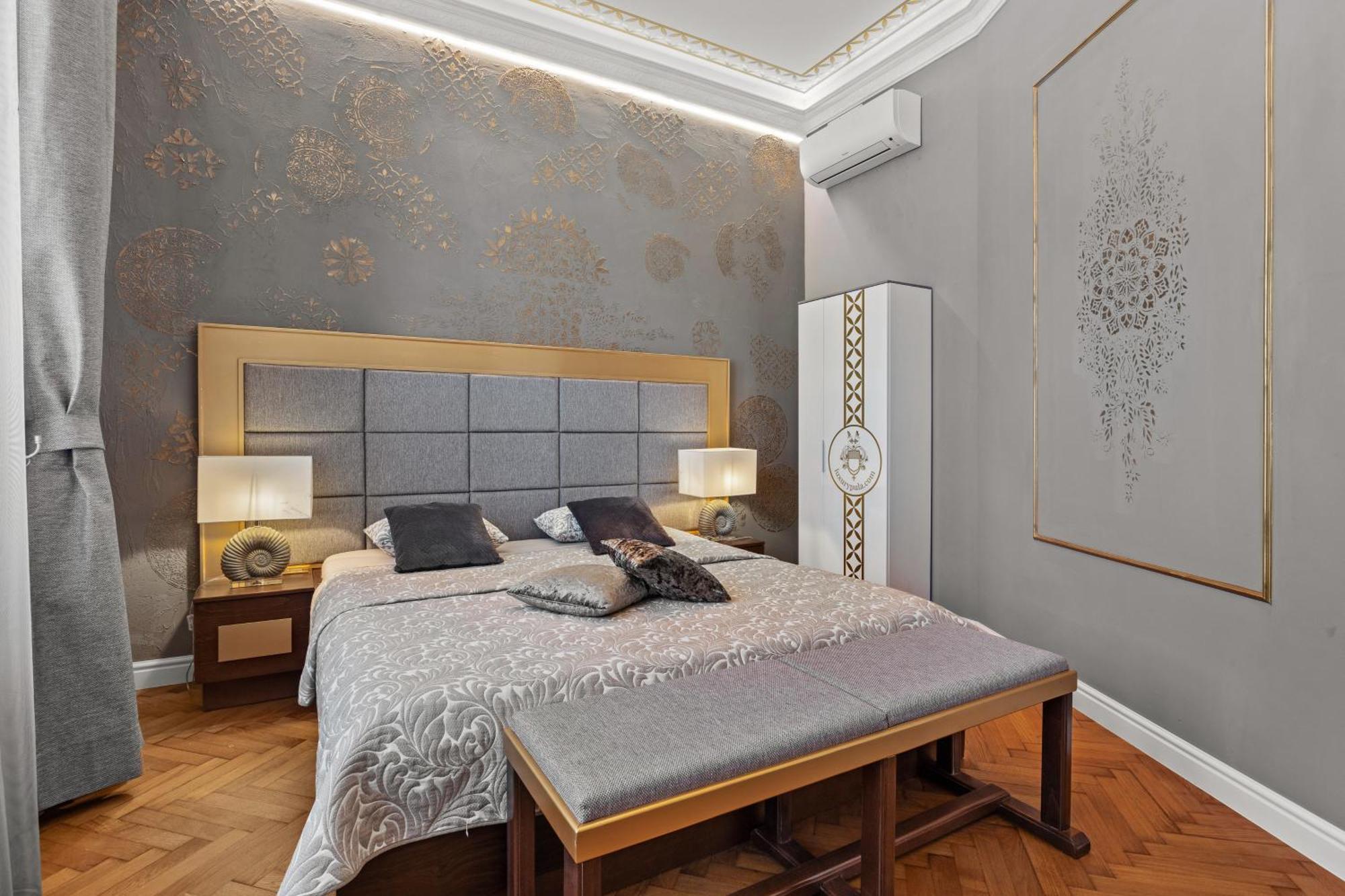 Villa Muenz Luxurious Residence Pula Extérieur photo